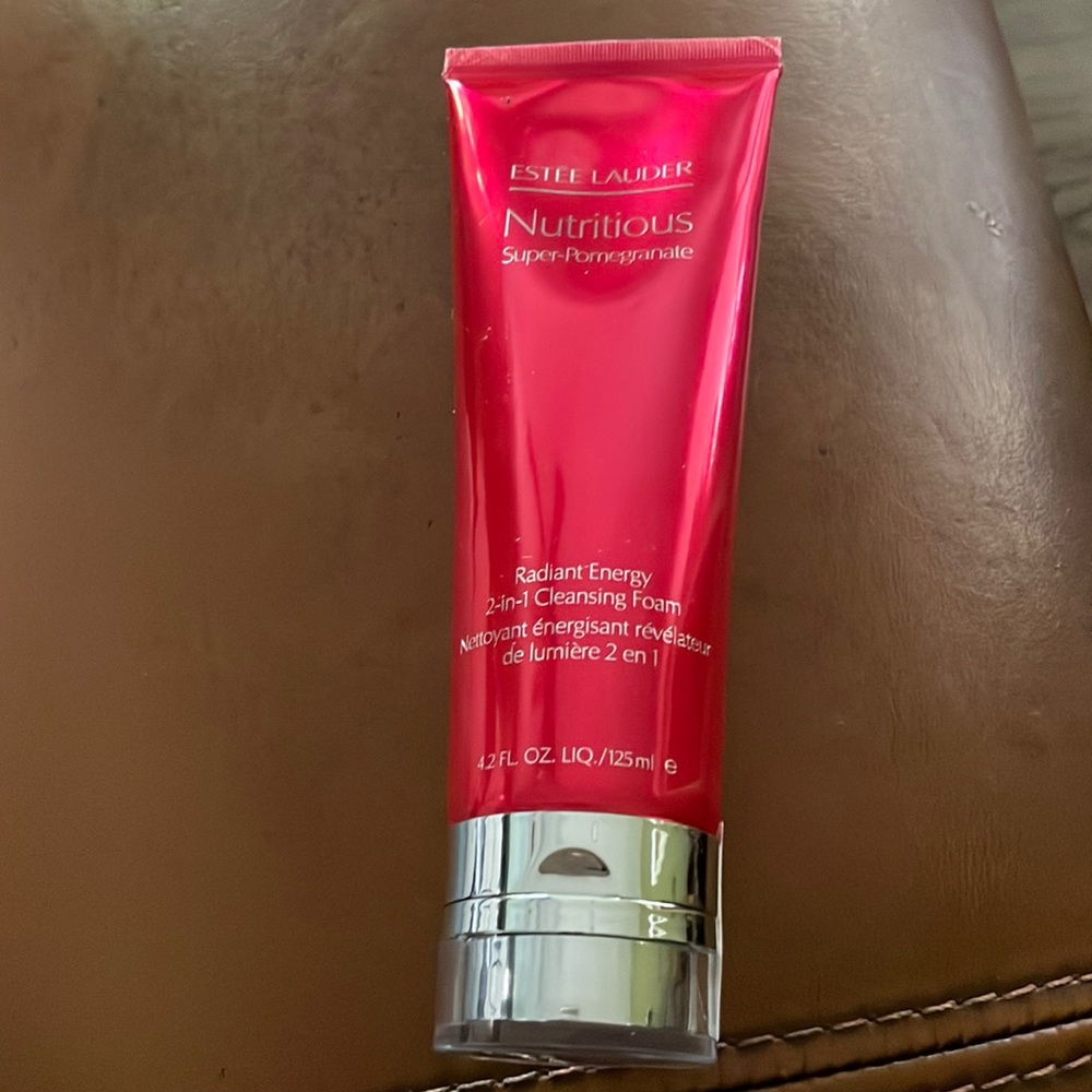 Estée Lauder nutritious 2 in 1 cleansing foam